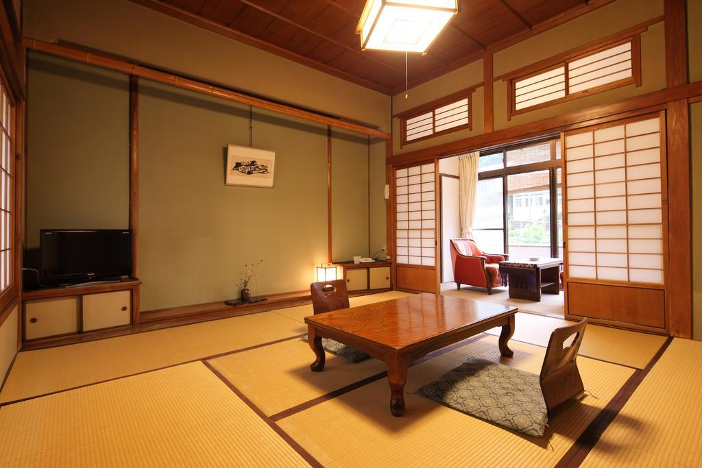 Shimizu Ryokan Yufu Buitenkant foto